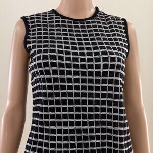 St. John Sweater Top Women's Sz Small Check Black White Sleeveless Shoulder Zip